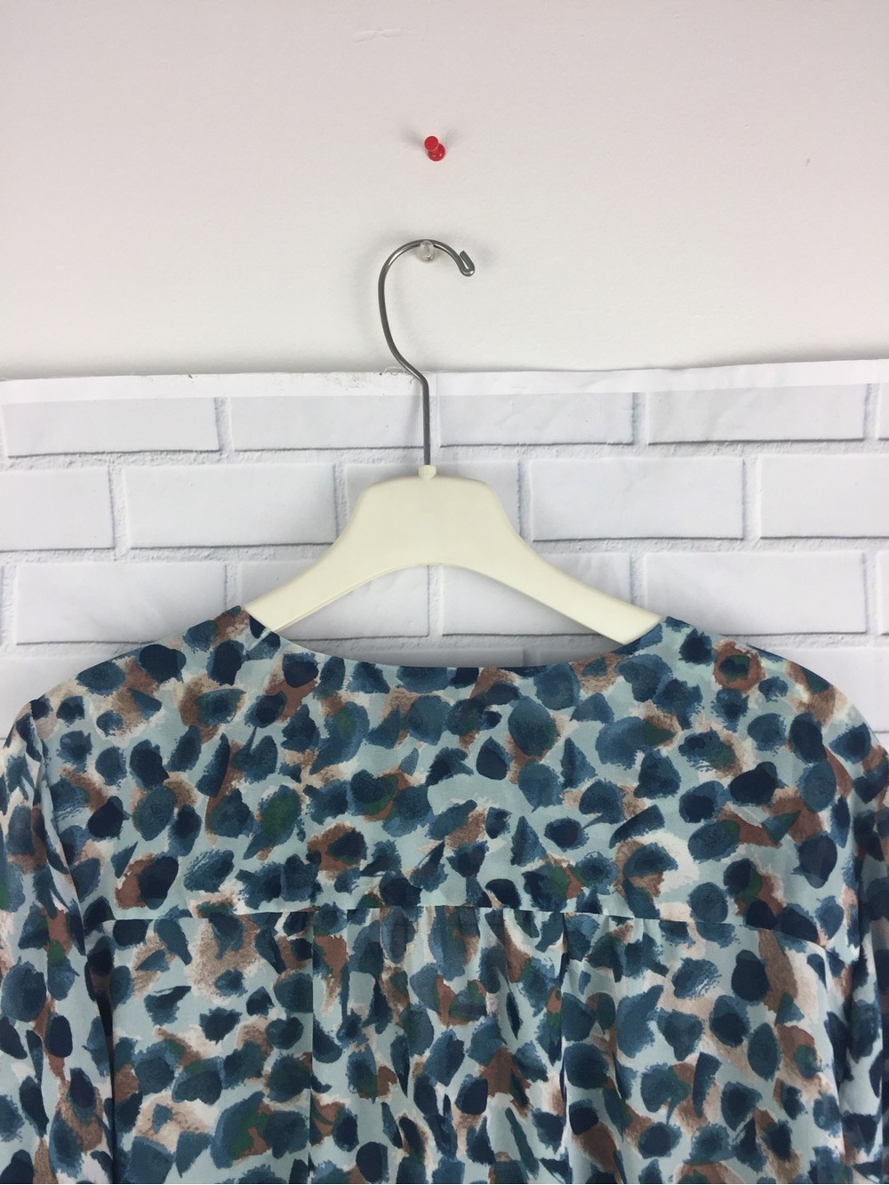 Belle by Kim Gravel Savanna Print Top Size XL Ruffle Detail Long Balloon Sleeves - Picture 8 of 11
